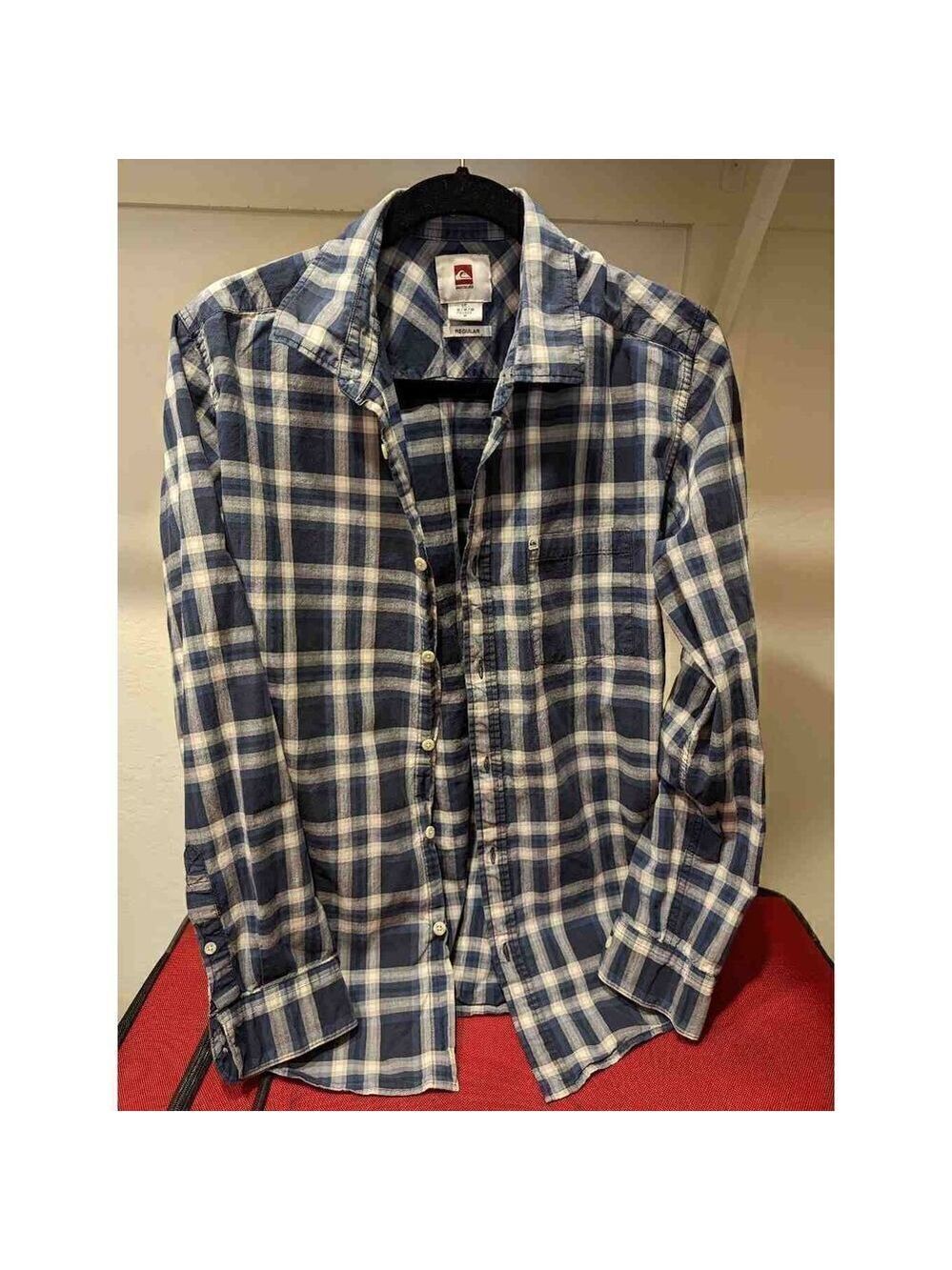 Quiksilver Men's M long sleeve button front shirt